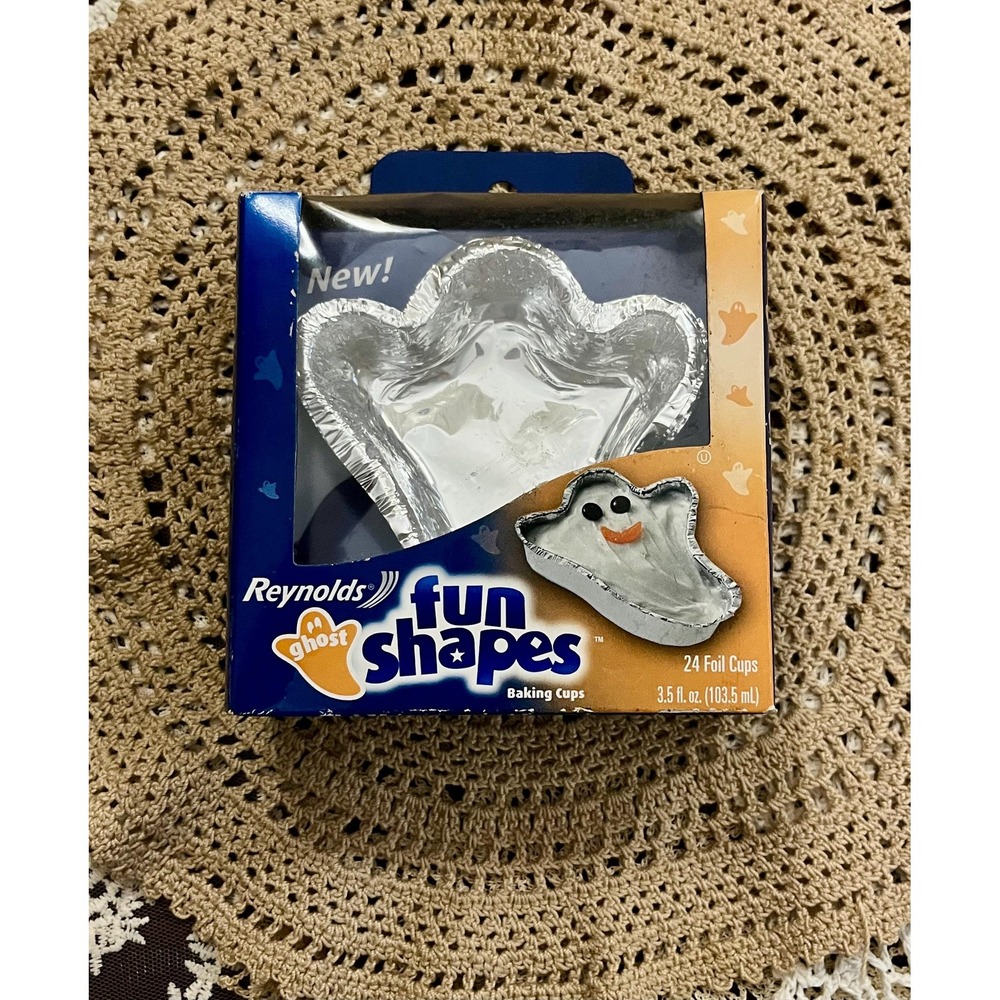 Vintage Reynolds Halloween Ghost Fun Shapes Foil Tin Jello Jigglers NOS 24 count